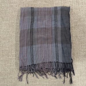 Chic Striped Scarf in Gray and Black